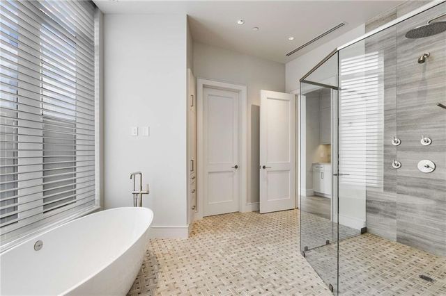 3376 Peachtree NE Road 33B, Atlanta, GA 30326