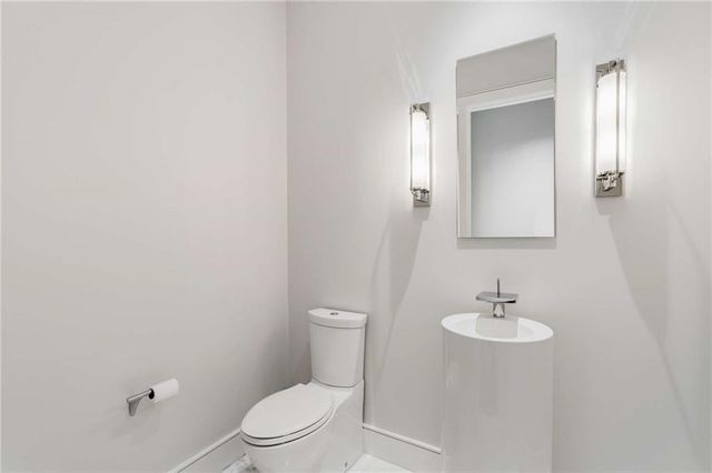 3376 Peachtree NE Road 33B, Atlanta, GA 30326