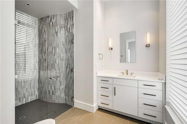 3376 Peachtree NE Road 33B, Atlanta, GA 30326