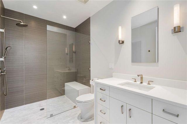 3376 Peachtree NE Road 33B, Atlanta, GA 30326