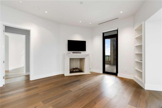 3376 Peachtree NE Road 33B, Atlanta, GA 30326