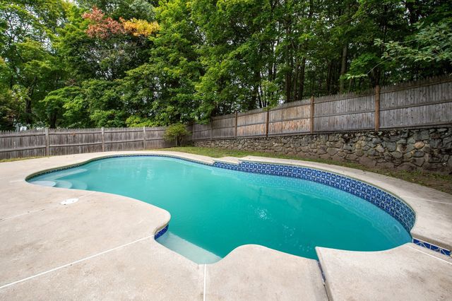 8 Birch Hill Ave, Wakefield, MA 01880