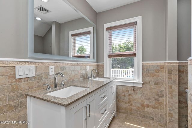 76 South Street B, Eatontown, NJ 07724