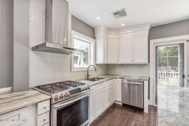 76 South Street B, Eatontown, NJ 07724