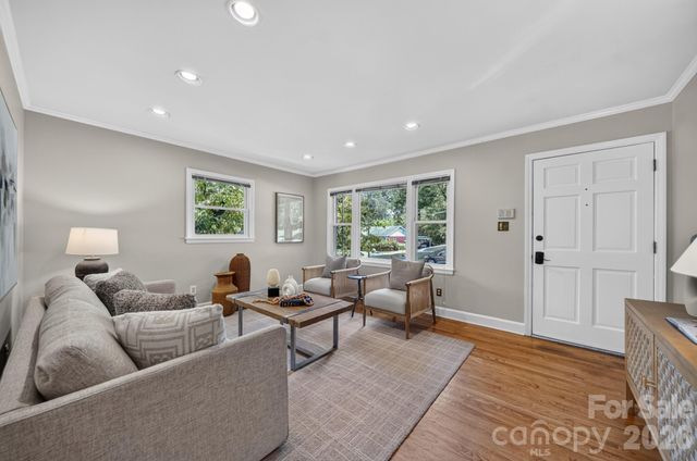 7601 Woodstream Drive, Charlotte, NC 28210