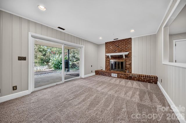 7601 Woodstream Drive, Charlotte, NC 28210