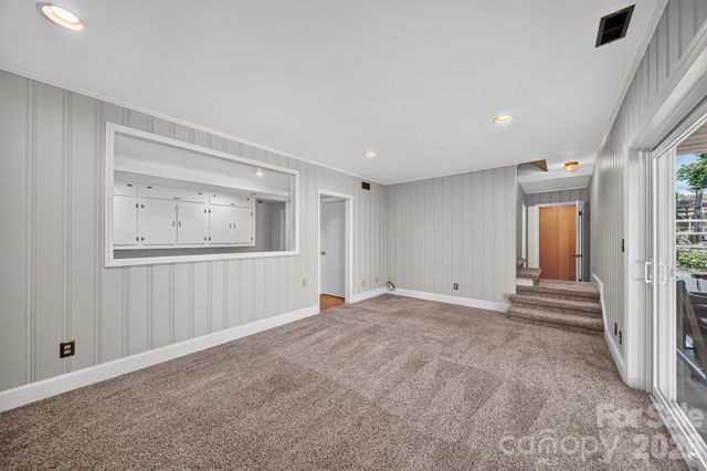 7601 Woodstream Drive, Charlotte, NC 28210