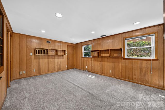 7601 Woodstream Drive, Charlotte, NC 28210