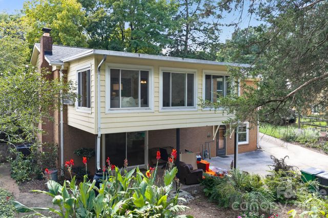 7601 Woodstream Drive, Charlotte, NC 28210