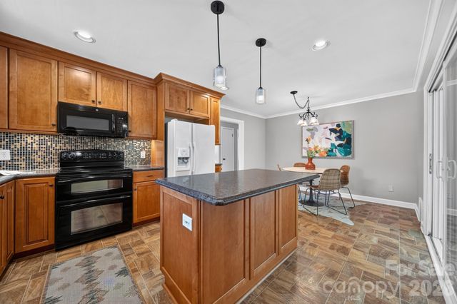 7601 Woodstream Drive, Charlotte, NC 28210