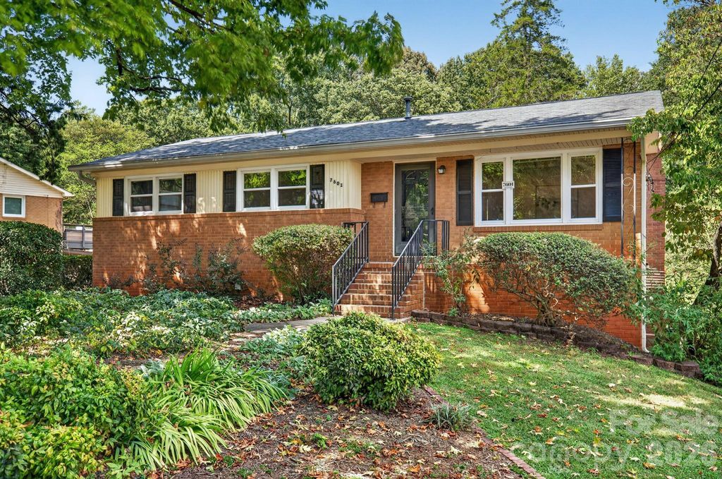 7601 Woodstream Drive, Charlotte, NC 28210