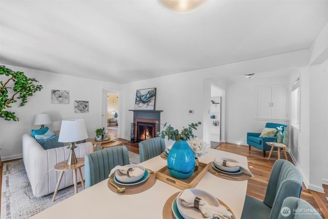 6825 43rd Avenue NE, Seattle, WA 98115