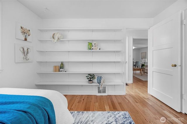 6825 43rd Avenue NE, Seattle, WA 98115