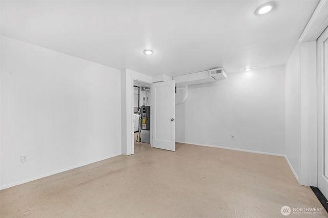 6825 43rd Avenue NE, Seattle, WA 98115