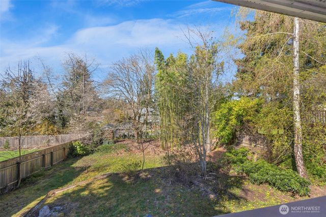 6825 43rd Avenue NE, Seattle, WA 98115