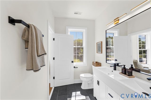 851 E Bank St, Petersburg, VA 23803