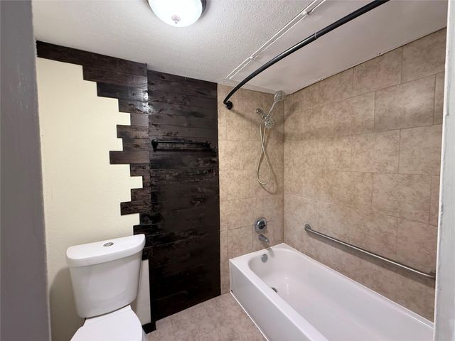 2110 Wilcrest Drive 128, Houston, TX 77042