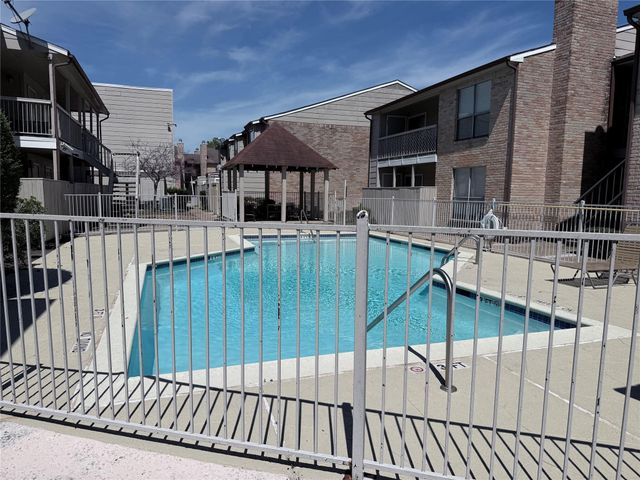 2110 Wilcrest Drive 128, Houston, TX 77042