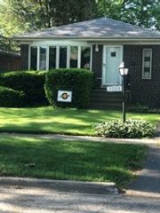 2004 Milton Avenue, Park Ridge, IL 60068