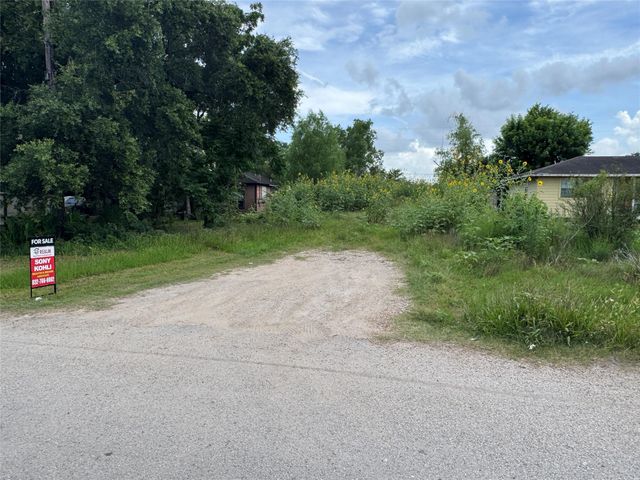 15527 Petitt Road, Sugar Land, TX 77498