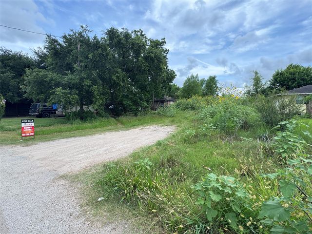 15527 Petitt Road, Sugar Land, TX 77498