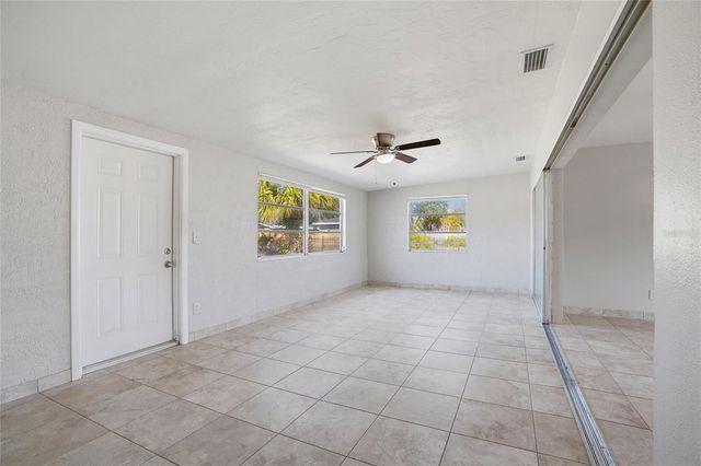 6338 21ST STREET N, St Petersburg, FL 33702