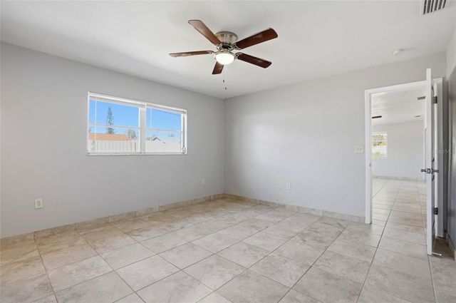 6338 21ST STREET N, St Petersburg, FL 33702