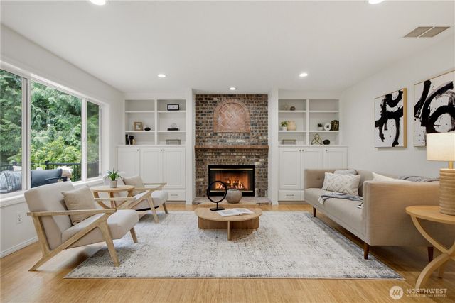 21339 NE 97th Place, Redmond, WA 98053