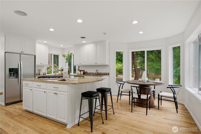 21339 NE 97th Place, Redmond, WA 98053