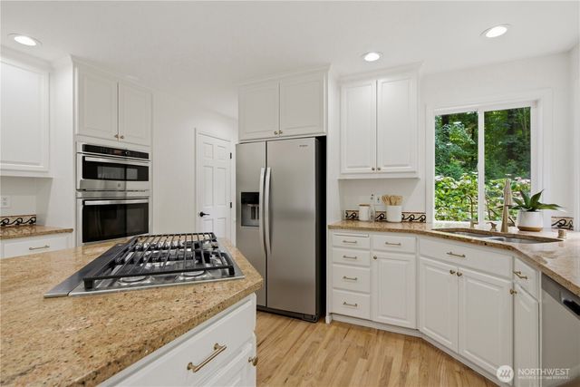 21339 NE 97th Place, Redmond, WA 98053