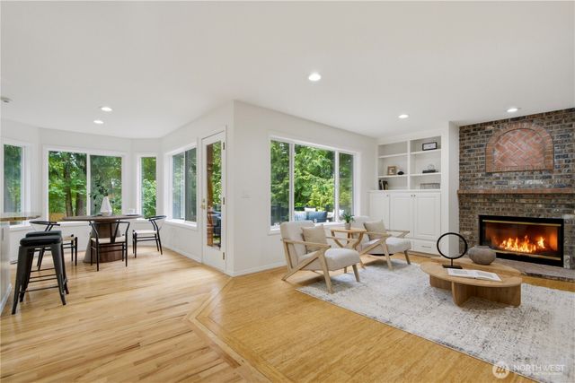 21339 NE 97th Place, Redmond, WA 98053