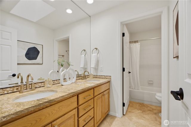 21339 NE 97th Place, Redmond, WA 98053