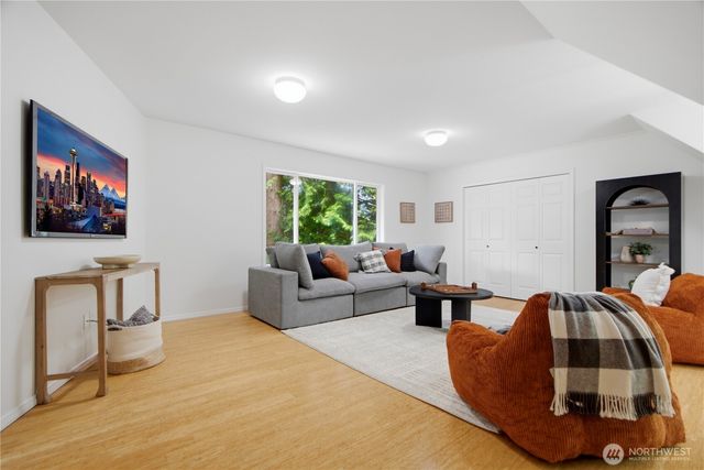 21339 NE 97th Place, Redmond, WA 98053