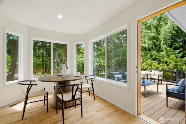 21339 NE 97th Place, Redmond, WA 98053