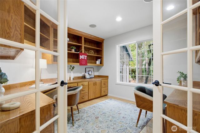 21339 NE 97th Place, Redmond, WA 98053
