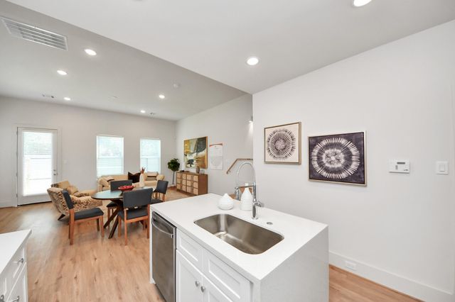 1053 Glenn Avenue, Houston, TX 77088