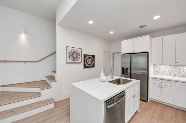 1053 Glenn Avenue, Houston, TX 77088