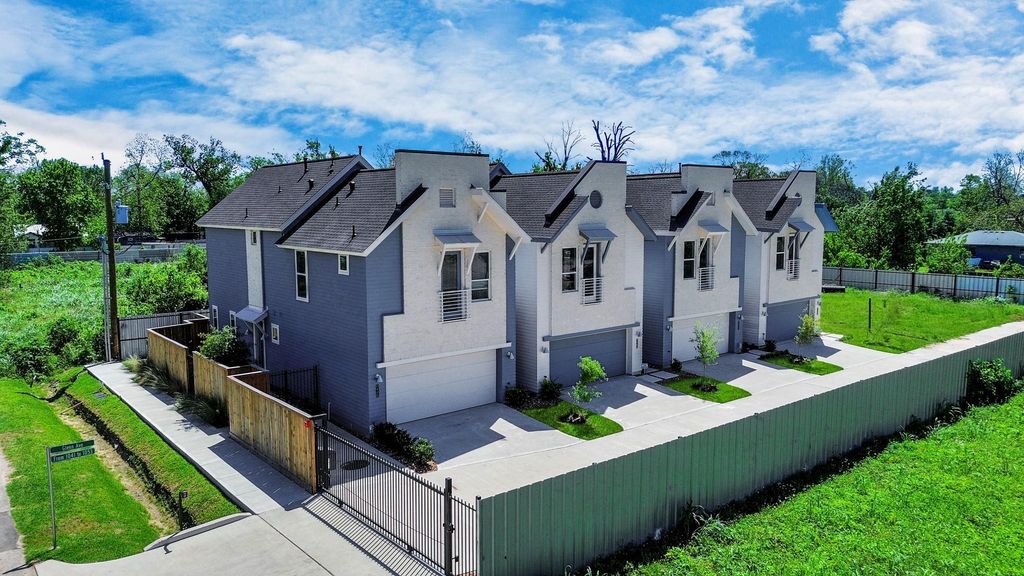 1053 Glenn Avenue, Houston, TX 77088