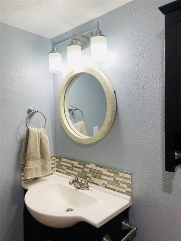 5661 Phelps Street, The Colony, TX 75056