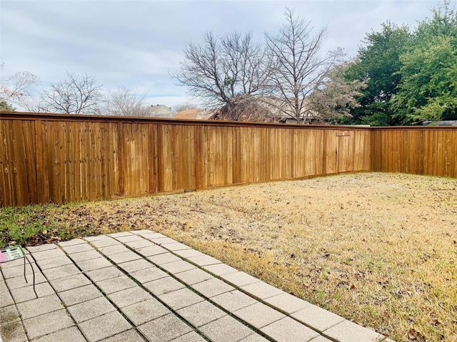 5661 Phelps Street, The Colony, TX 75056