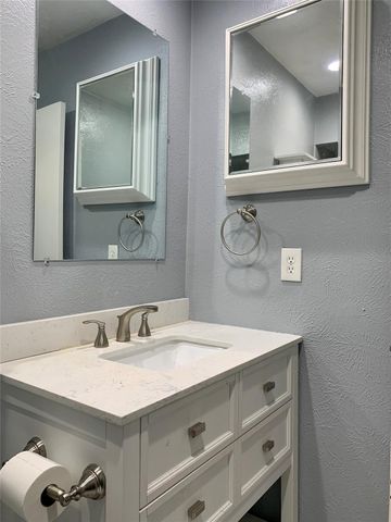 5661 Phelps Street, The Colony, TX 75056