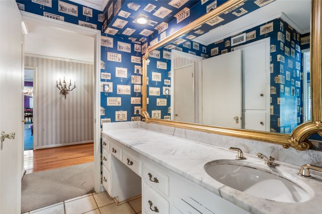 308 N Bailey Avenue, Fort Worth, TX 76107