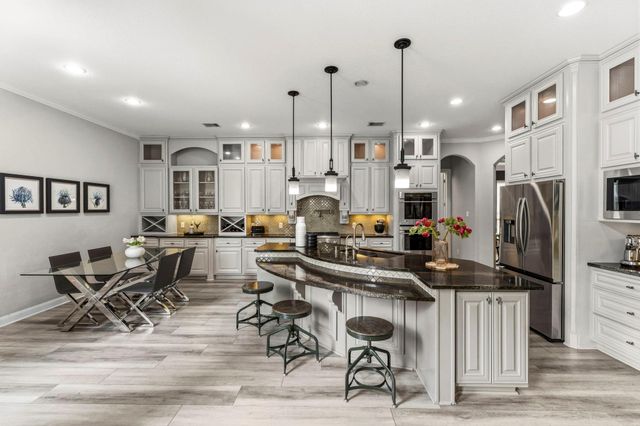 90 Spincaster Drive, The Woodlands, TX 77389
