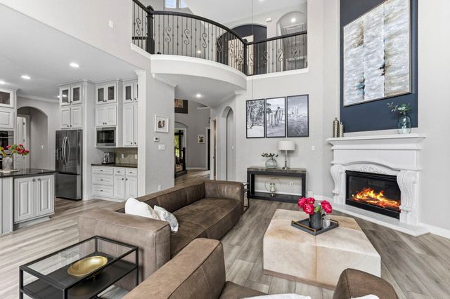 90 Spincaster Drive, The Woodlands, TX 77389