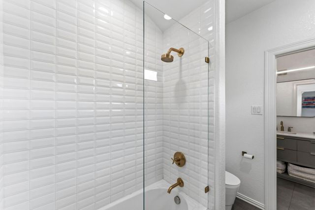 90 Spincaster Drive, The Woodlands, TX 77389