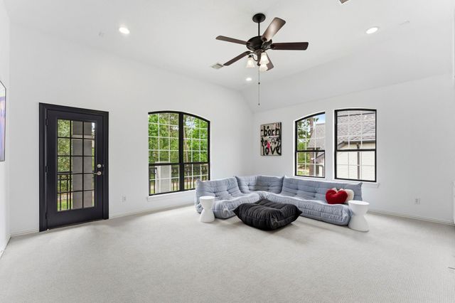 90 Spincaster Drive, The Woodlands, TX 77389