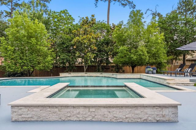 90 Spincaster Drive, The Woodlands, TX 77389