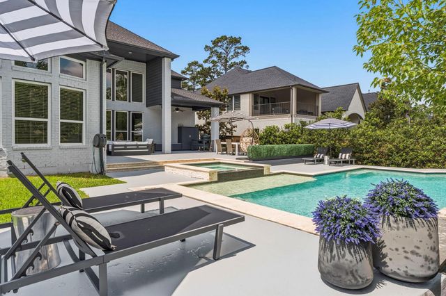 90 Spincaster Drive, The Woodlands, TX 77389