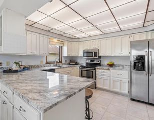 2824 Aglen Street, Roseville, MN 55113