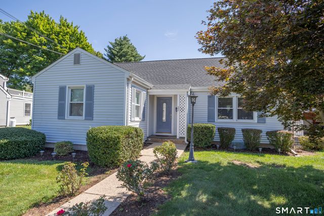 32 King Street, Old Saybrook, CT 06475